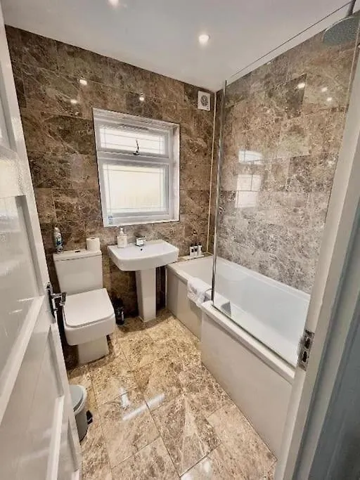 East London Townhouse By Harlington Apartment