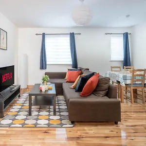 2 Bedroom Flat Near Excel London